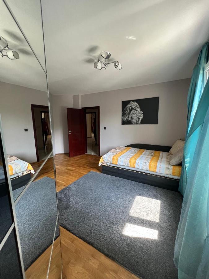 Chaika Sea Apartment Varna Eksteriør billede